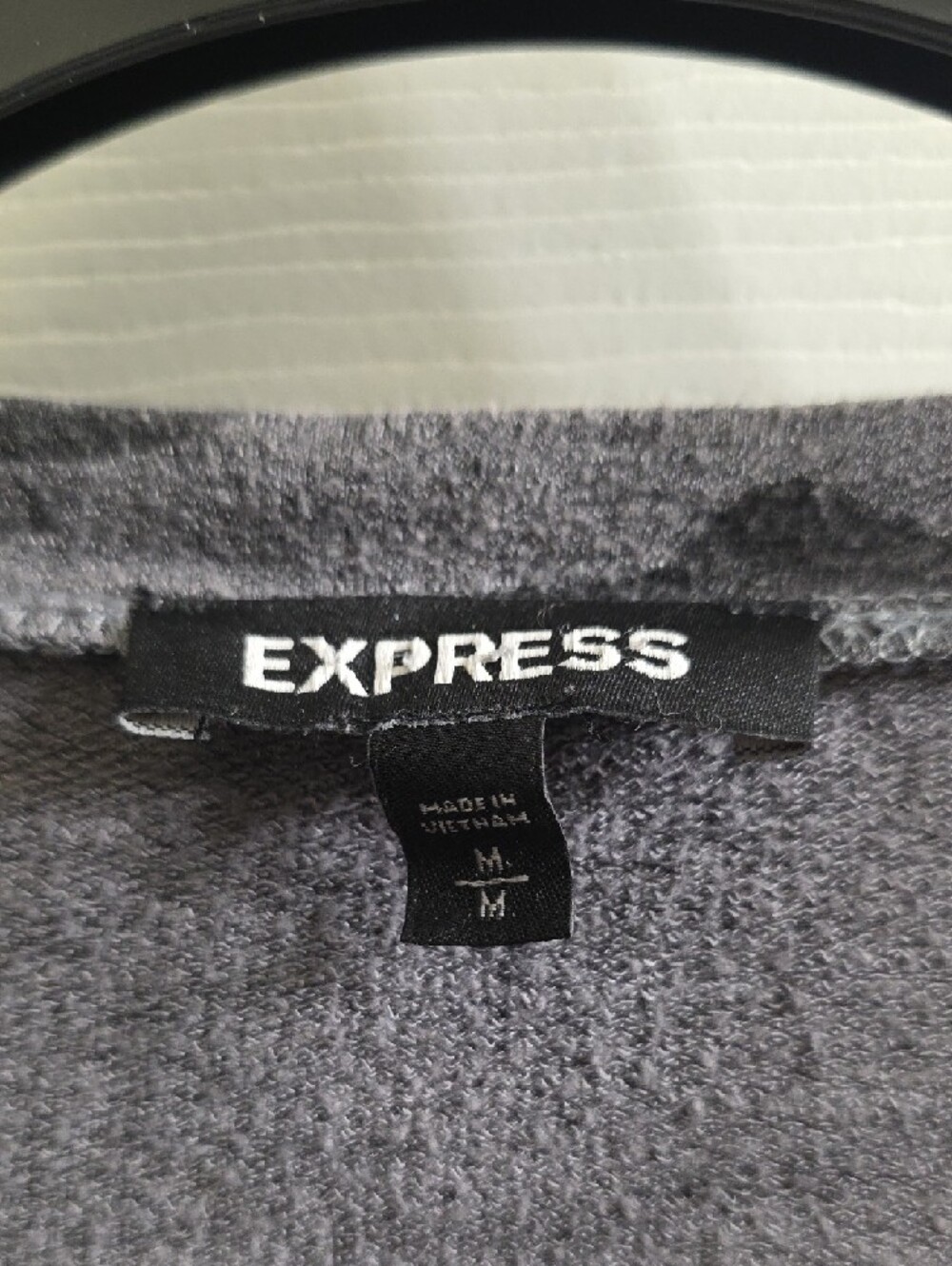 Express Women's Cropped Long Sleeve Camo Tee in Gray and Black Size M - Picture 2 of 4